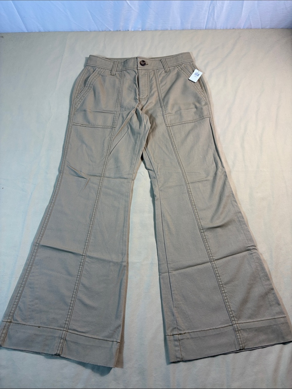 Old Navy Tan Khaki Mid-Rise Boho Utility Flare Pants Size 2 Petite NWT Y2K